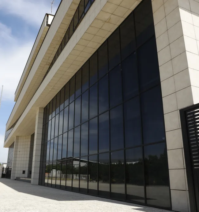 نمای ساختمان اداری صنعت پلاست 04