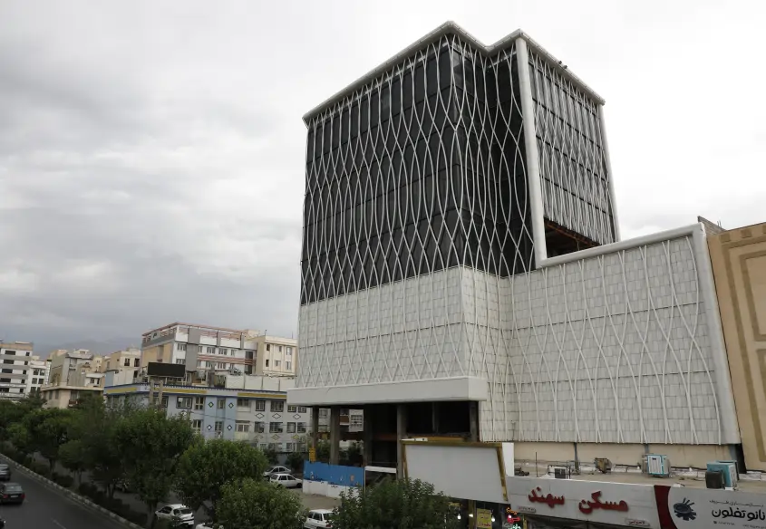 نمای مجتمع تجاری تیتان سنتر 03