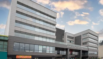 نمای خشک ترکیبی مدرن در مرکز تجارت آسانسور