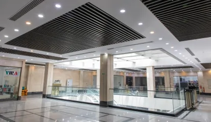 نمای مدرن مرکز آسانسور