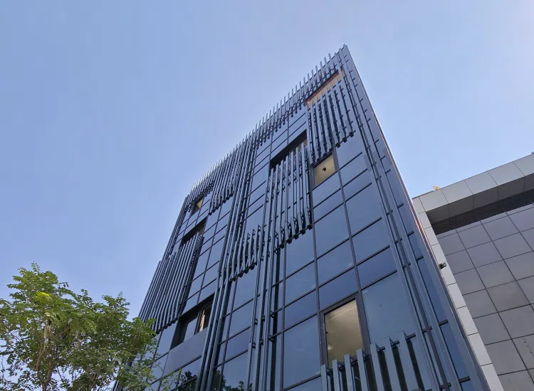 اجرای نمای مدرن ساختمان امواج دریا در ونک