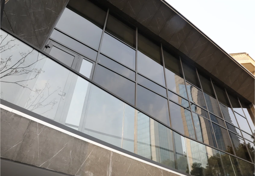 اجرای نمای مدرن ساختمان نخ عطرین در جهان کودک توسط آلومینیوم نما