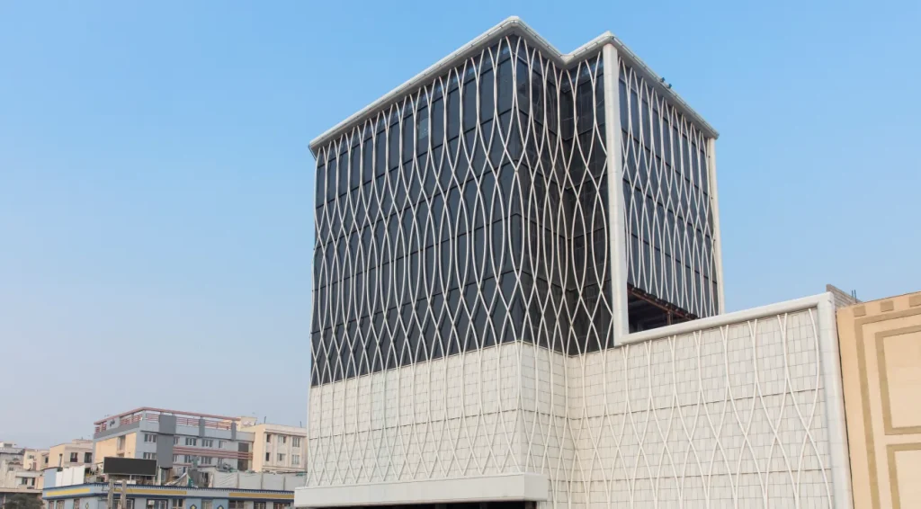 کرتین وال، فریم لس یوچنل