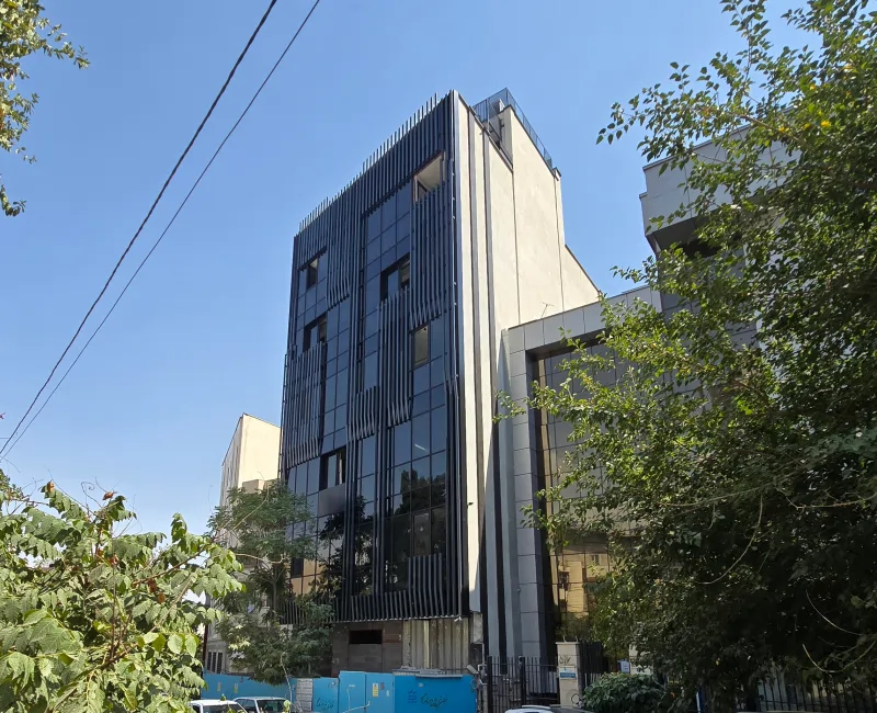 قیمت نمای لوور به چه عواملی بستگی دارد